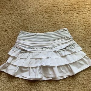 Lululemon skort size 4